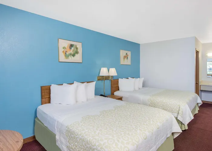 Days Inn By Wyndham Mountain Grove